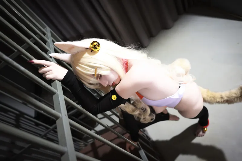 8924