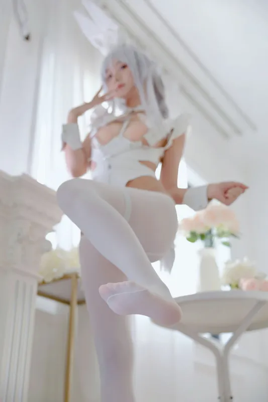 8305