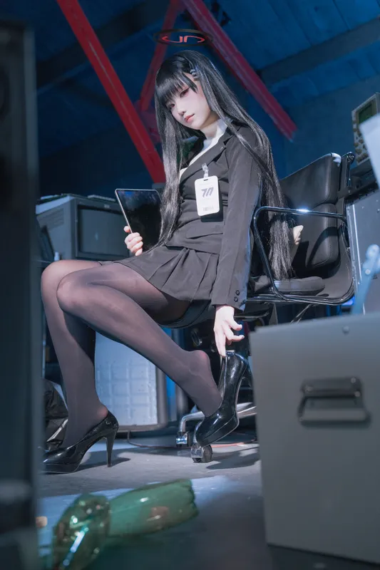 8127
