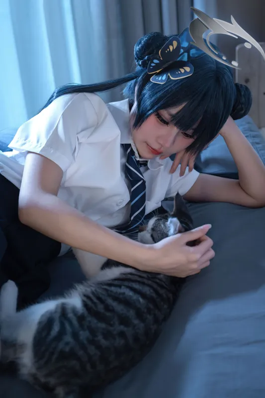 8705