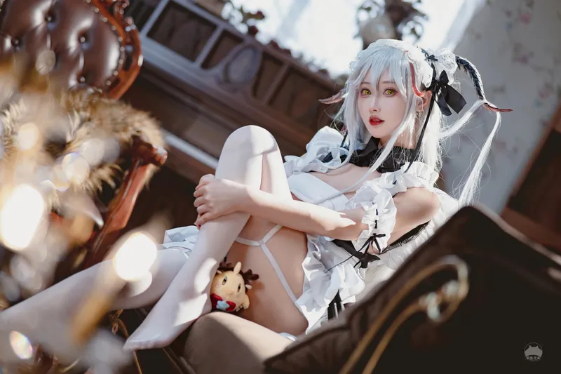 8763