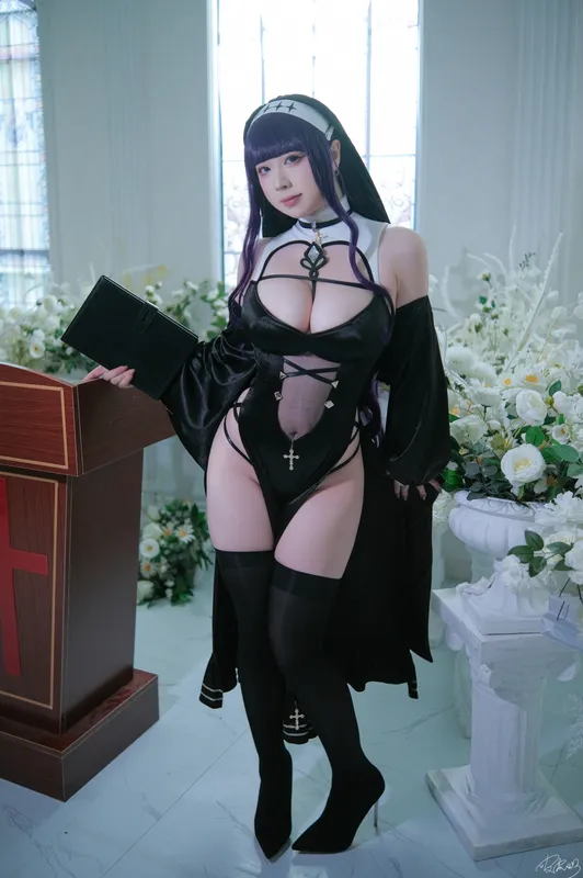 超皮皮皮奶 cosplay 费伦 (葬送的芙莉莲) – photo 6 of 87