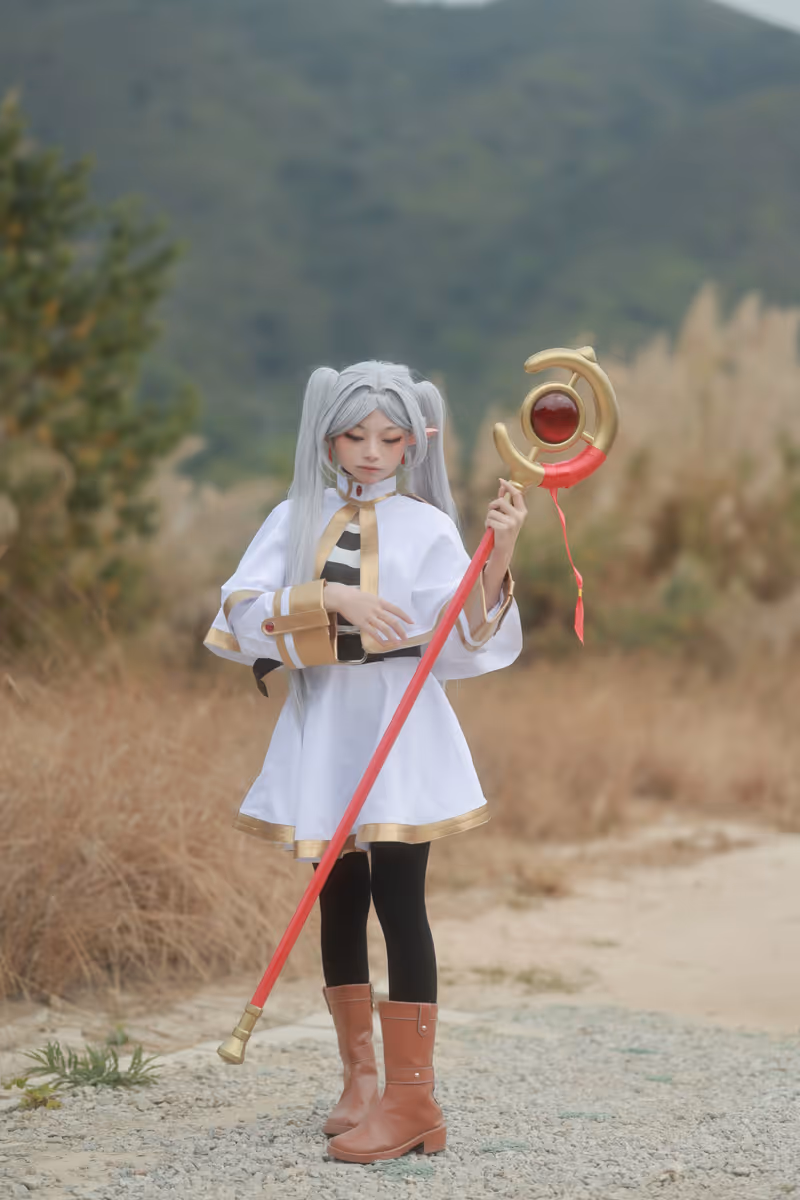 子貓丸 cosplay 芙莉莲 (葬送的芙莉莲) – photo 9 of 72